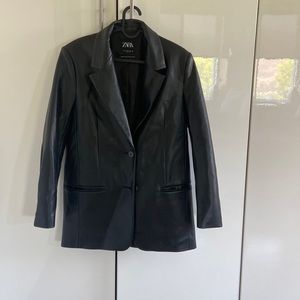 Black Zara leather blazer! Very trendy oversized fit